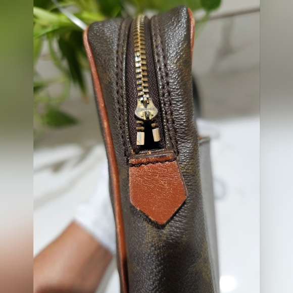 Louis Vuitton Brown Monogram Messenger Bag - Picture 4 of 11